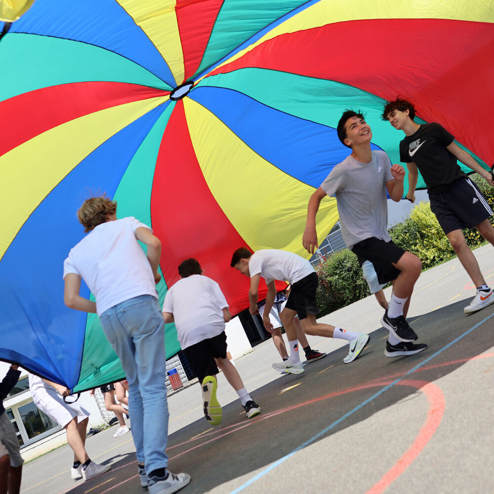 Jeux extérieurs au Collège Immaculée.